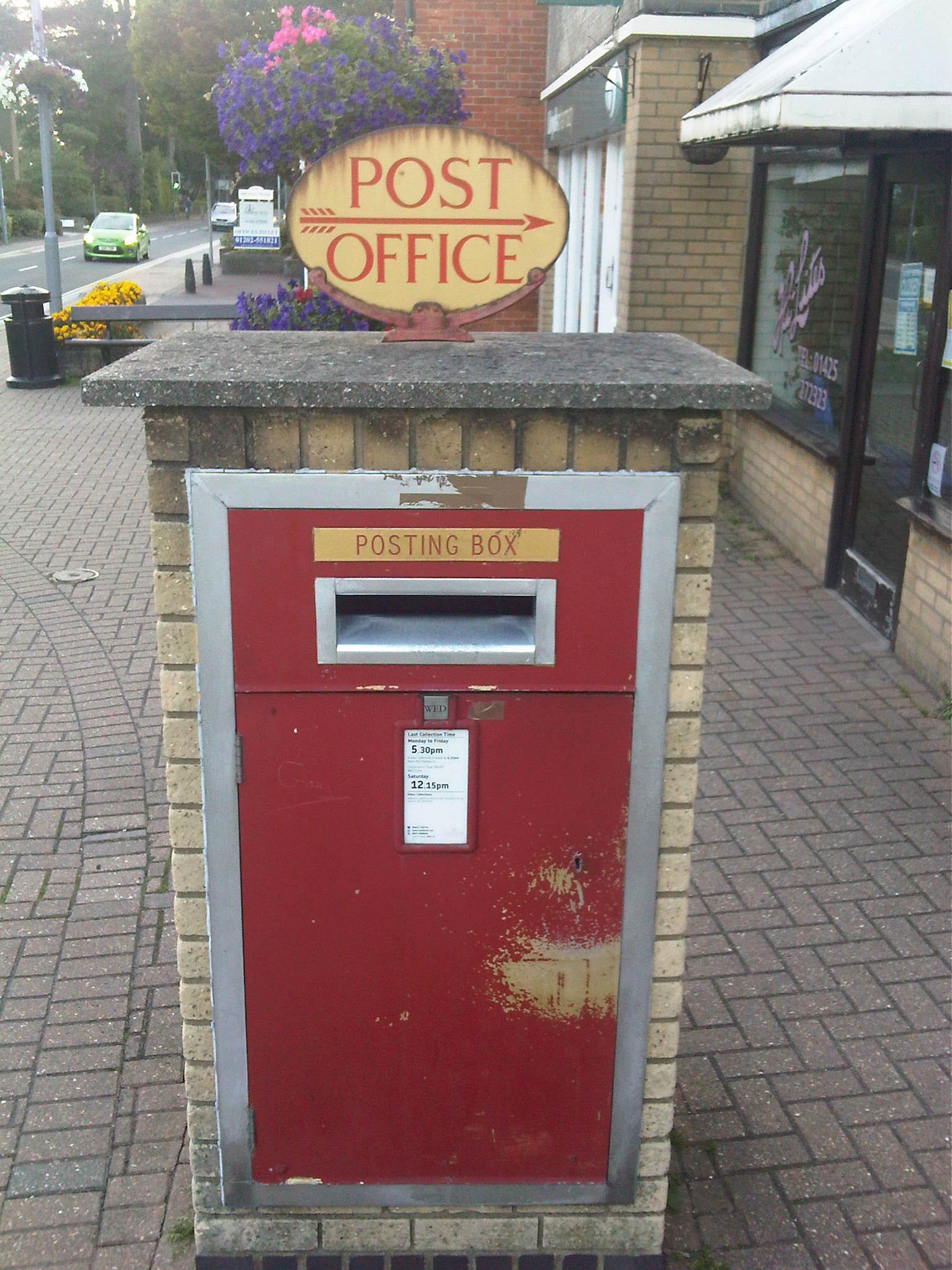 E2R pillar box, 1970s, Dorset. Robert Cole