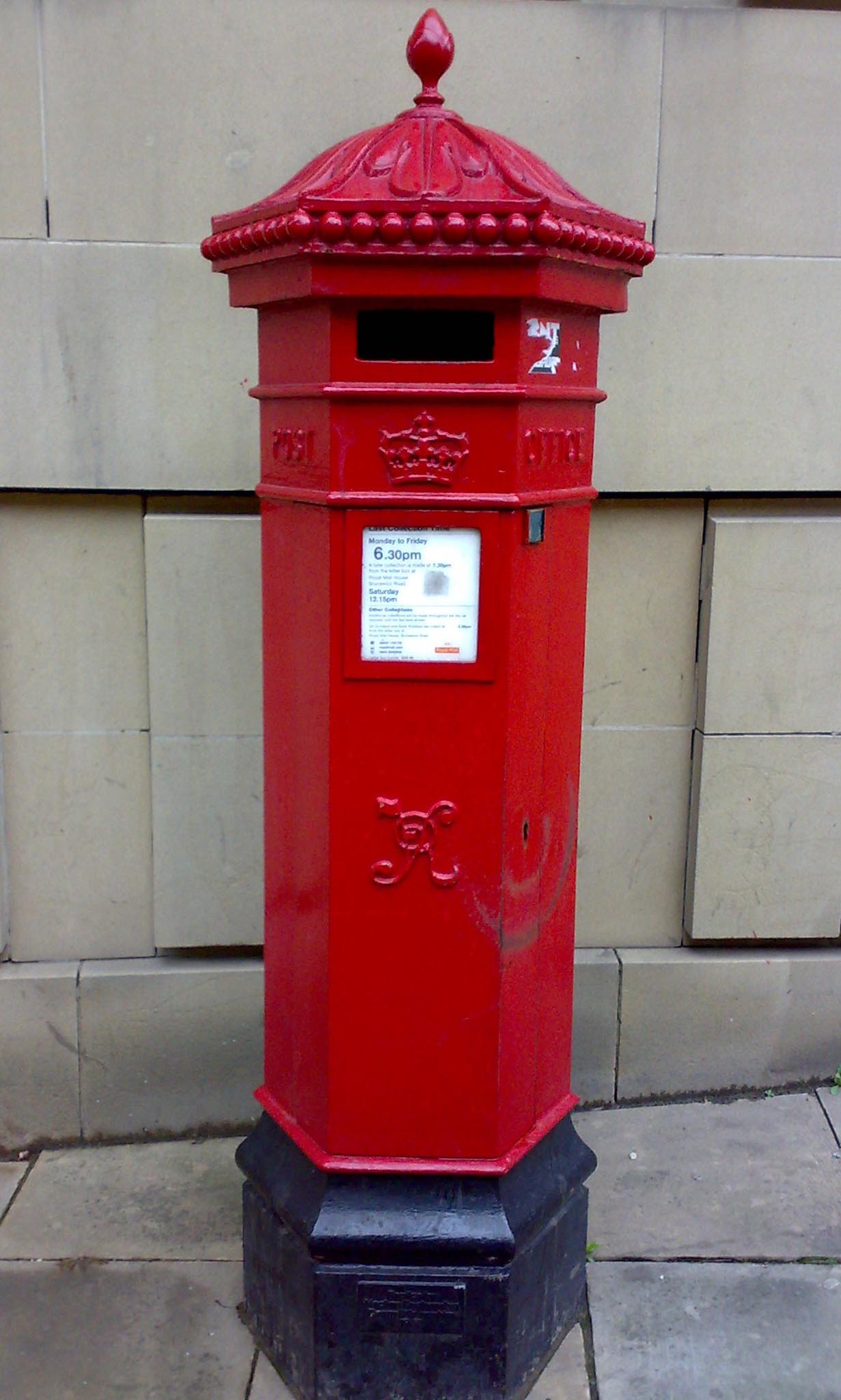 VR/E2R Penfold pillar box, 1980s, Edinburgh. Robert Cole